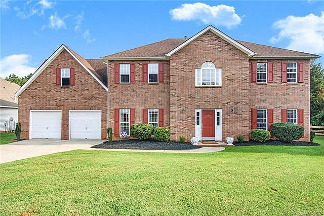 1st image of 117 Breton Ct