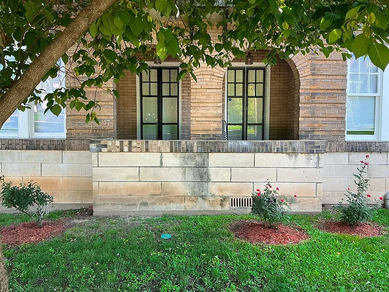 Katherine Court Apartments — Photo 44