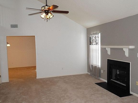 4th image of 1637 Orchard Grove Dr