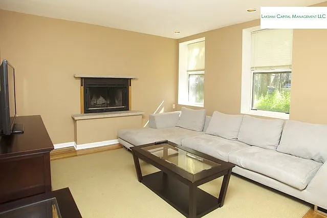 1530 N Orleans St #2 — Photo 1