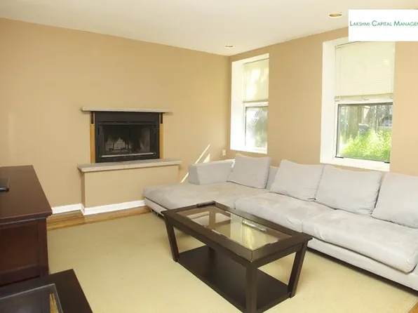 1530 N Orleans St #2, Chicago, IL 60610