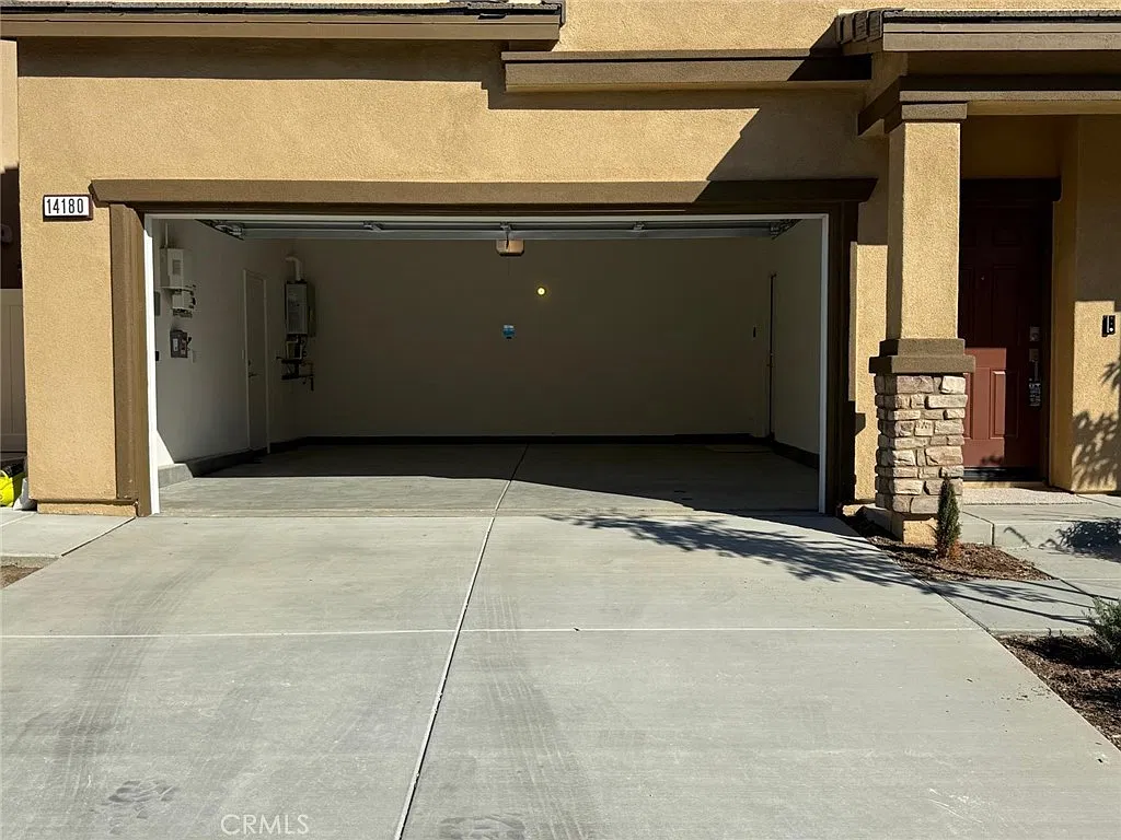 4 bed, 2.5 bath, 1812 sqft, $3,500 — Photo 3