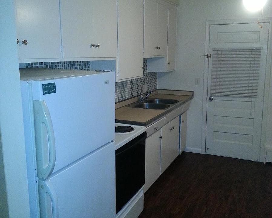 1st image of 3726 Hunter Ave