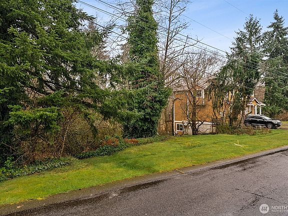 2nd image of 4419 58th Avenue W