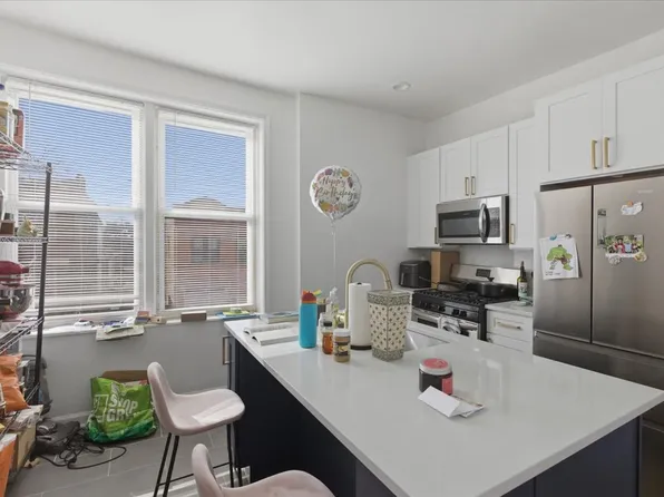 2351 W Charleston St Unit 2R, Chicago, IL 60647