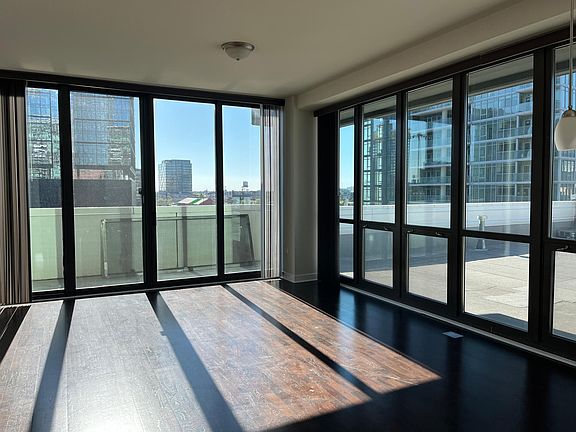 2nd image of 310 N Jefferson St #706