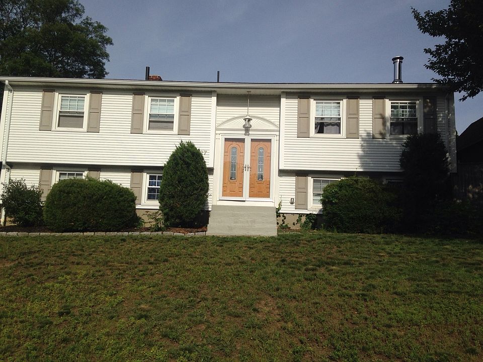 1st image of 27 Bratt Ln