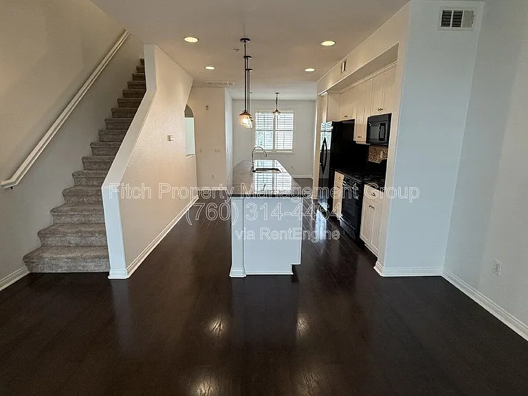 815 Harbor Cliff Way #244 — Photo 1