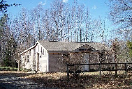 2nd image of 2027 Oak Row Rd