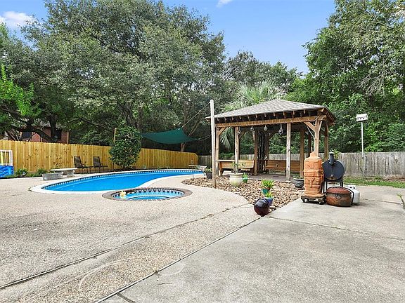 5th image of 3802 Forest Village Dr