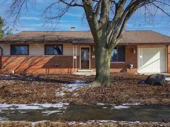 7042 Bison St, Westland, MI 48185