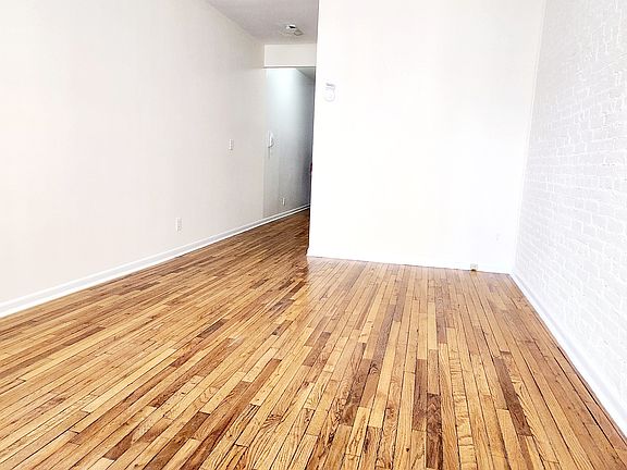 2nd image of 202 W 106th St APT 52