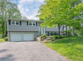 20 Royal Rd, Danbury, CT 06811