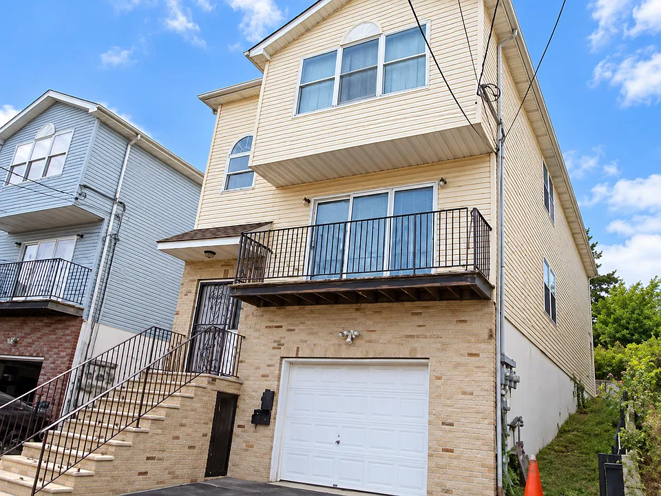 69 Milford Ave #2