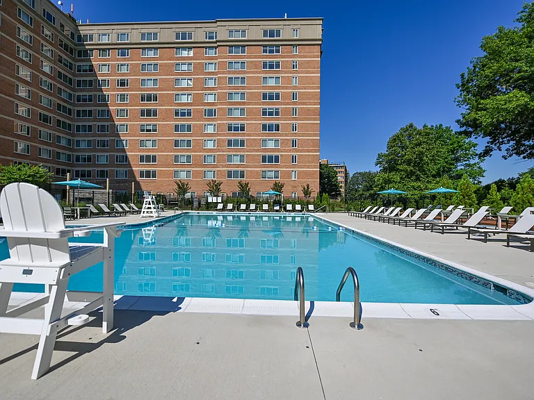 Potomac Towers — Photo 8