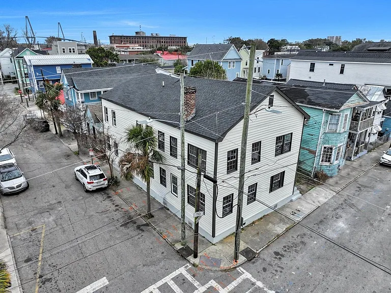90 Hanover St — Photo 11