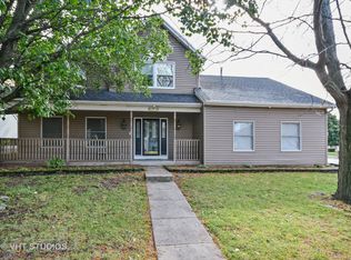 1170 Newcastle Ln, Aurora, IL 60506