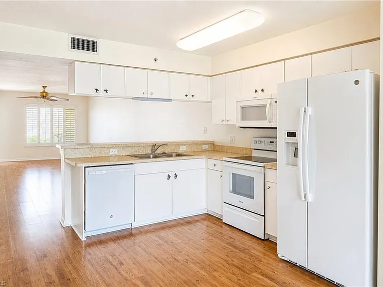 4965 Sandra Bay Dr #102 — Photo 4