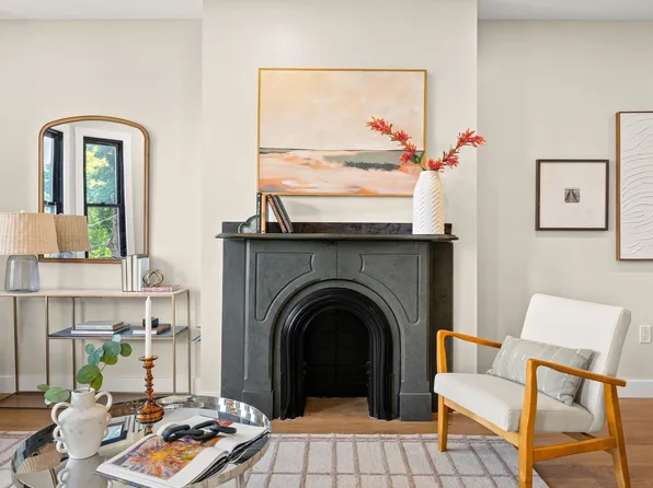 18 Yale Ter APT 2, Jamaica Plain, MA 02130