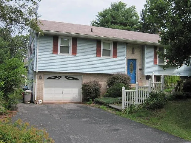 34 E Summit Dr photo 1