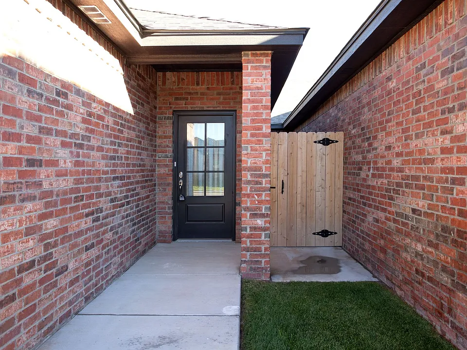 5614 Gonzaga Ln