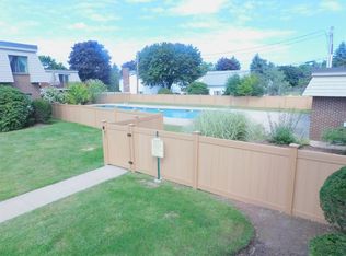 2 Hallmark Gdns APT 4, Burlington, MA 01803