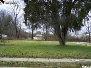 2nd image of S Pleasant St