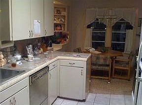 3rd image of 3837 Richmond Ave