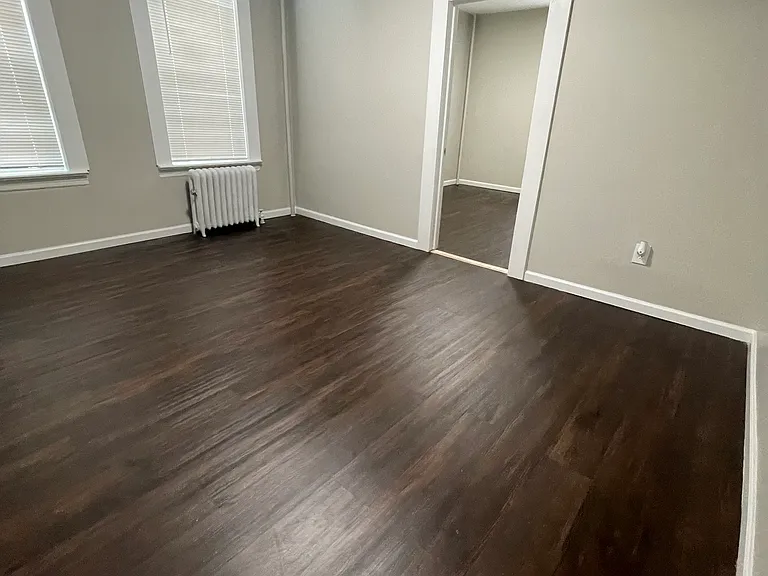 9 Bentley Ave #11E — Photo 2