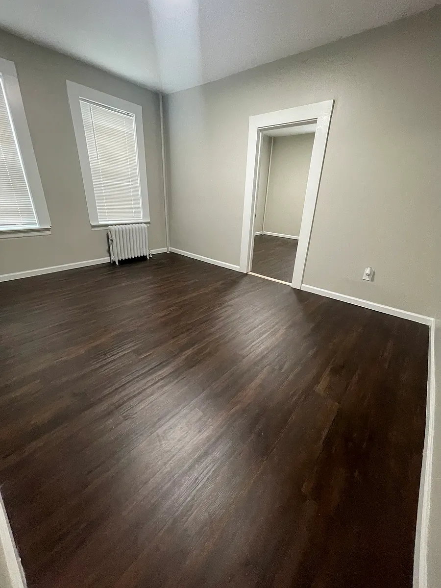 Building Photo - 9 Bentley Ave #11E