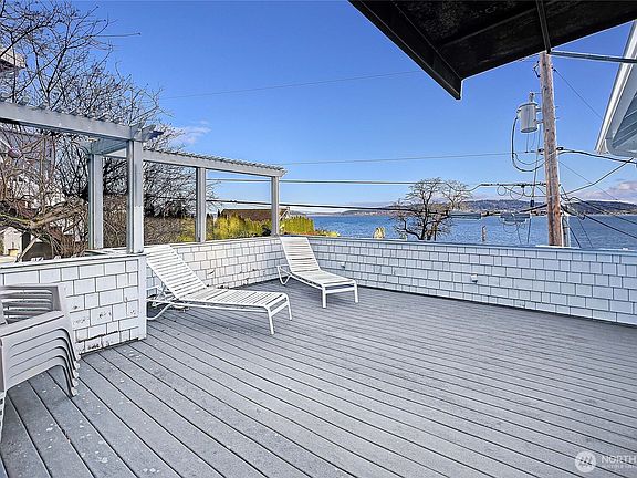 3rd image of 641 Maple Grove Road