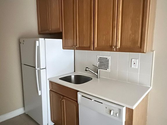 4th image of 13981 35th Ave APT 6