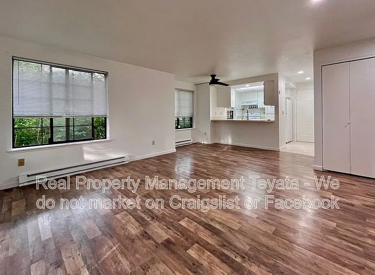 1338 Puget St #1 — Photo 9