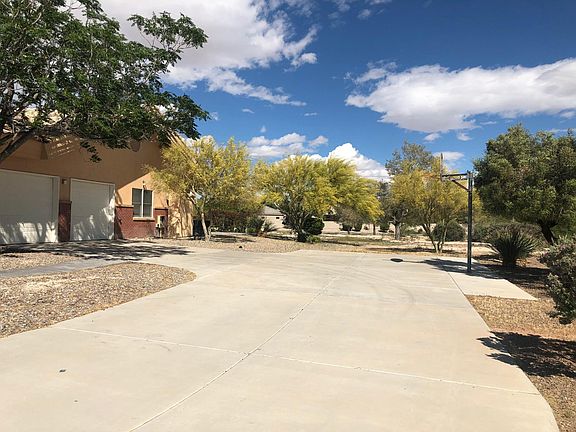 4th image of 8050 Flanagan Dr