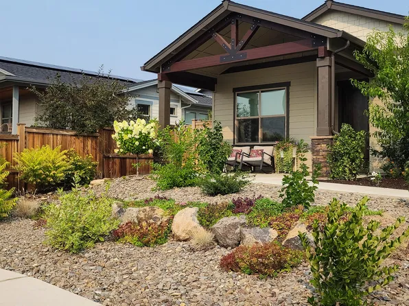 3638 SW 45th St, Redmond, OR 97756