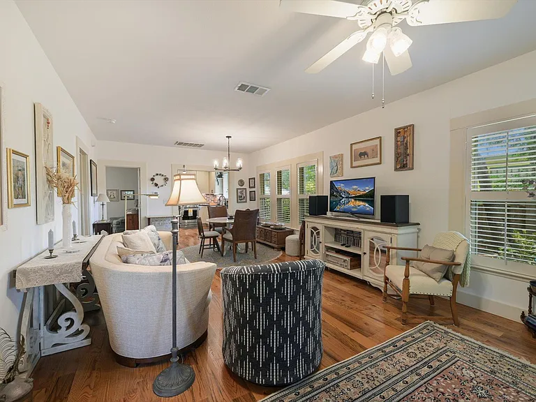 4408 Avenue C — Photo 6