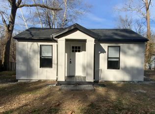 703 E Oak St, Ozark, MO 65721