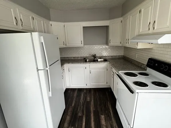 HM 3107 Schuetzen Lane, 3107 Schuetzen Ln APT 3, Davenport, IA 52804