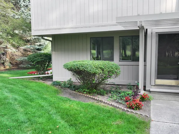 2269 Fairway Pines Ct #4-unit 51, Bay City, MI 48706
