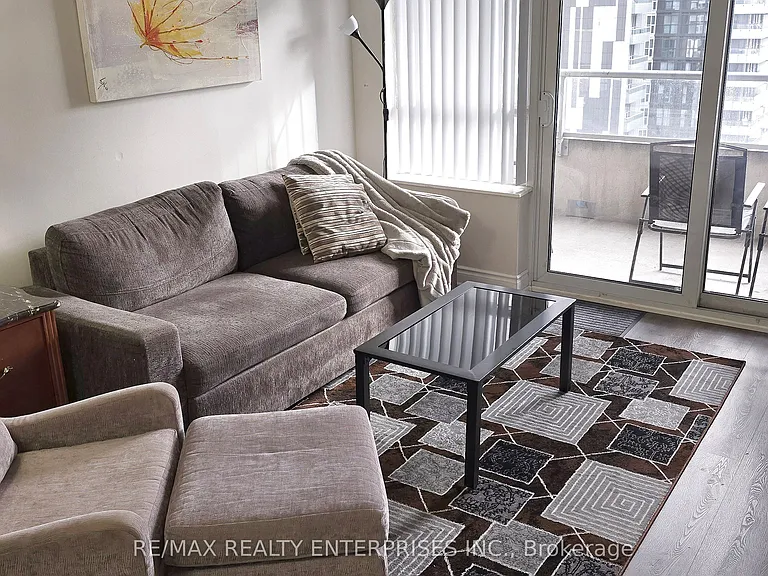 250 Wellington St W #1435 — Photo 10