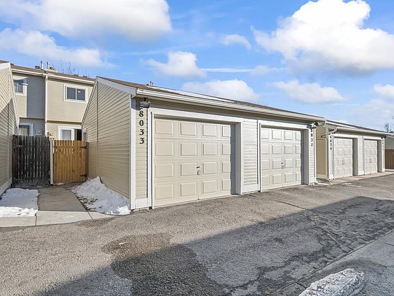 2nd image of 8033 Lexington Park Dr