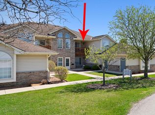 2211 S Calhoun Rd, New Berlin, WI 53151