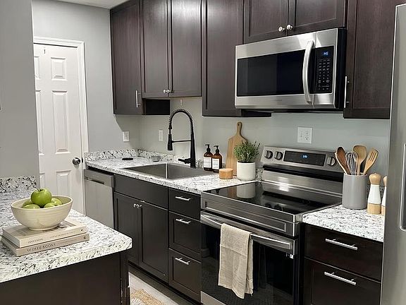 4th image of 5900 Prince George Dr #333