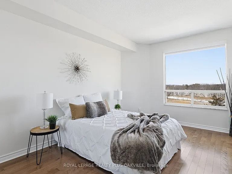 2511 Lakeshore Rd W #718 — Photo 25