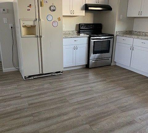 2nd image of 613 N Cedar Ave