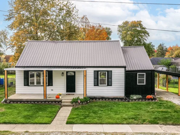 11 Hall St, Chesterfield, IN 46017