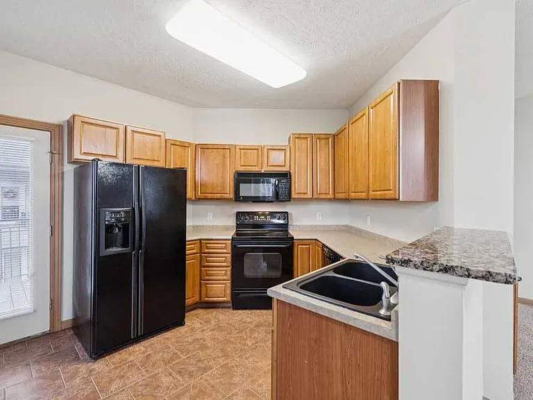 Stone Ridge Estates Apartments & Duplexes — Photo 142