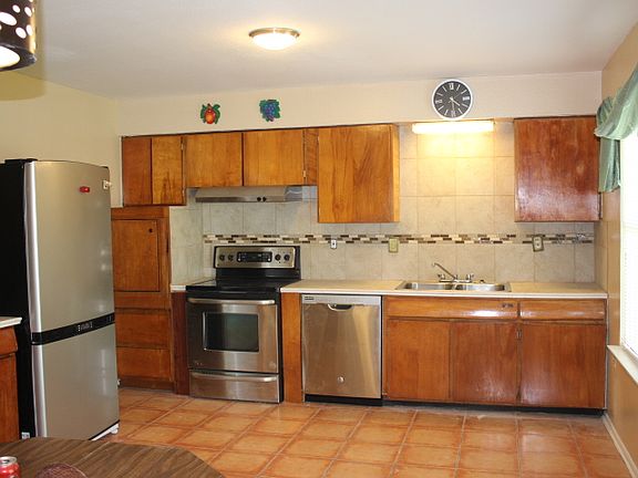 5th image of 8402 Republic Dr