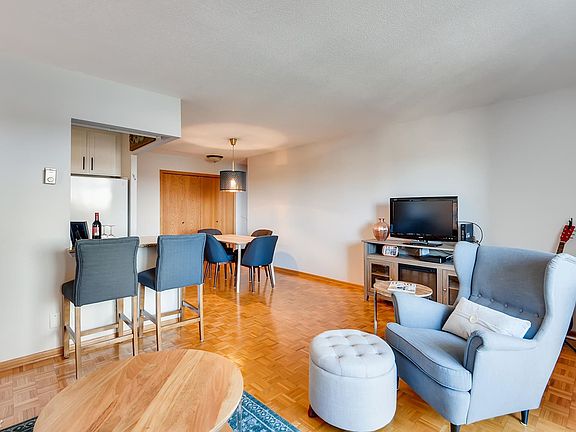 410 Groveland Ave 1206-large-005-007-Living Room-1499x1000-7