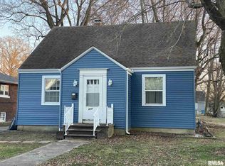 404 Mitchell St, Benton, IL 62812